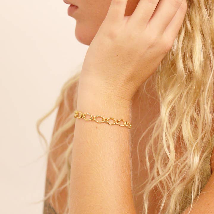 WJW - Wholesale Link & Chain Bracelet - 18K Gold PVD Stainless Steel Hammered Oval Chain Bracelet1