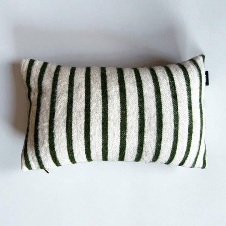 Coussin - ÉDITION HIVER - SAPIN - 30 x 50 pour la vente par LEY!