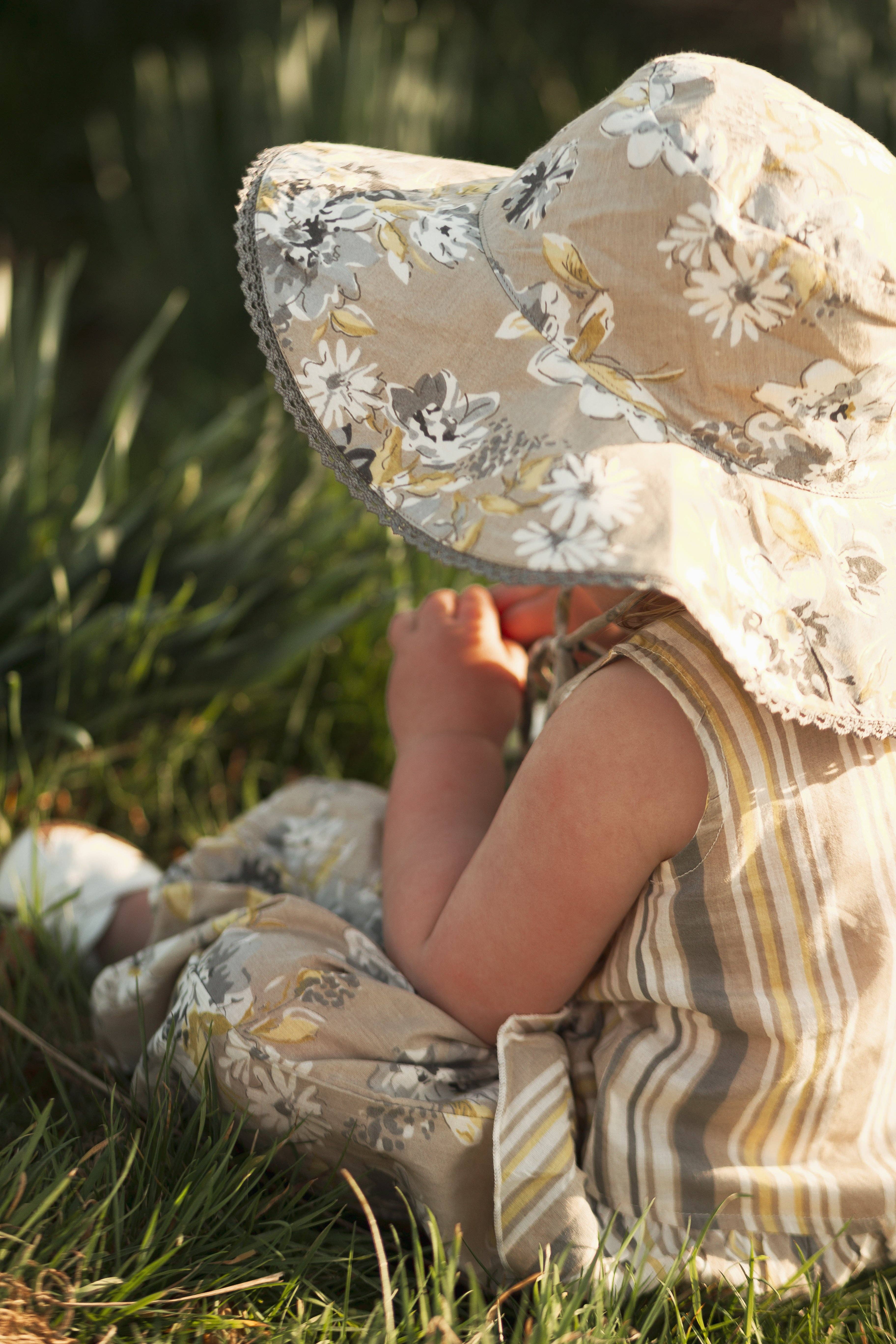 Yo Baby - Wholesale Sun Hat - Kids - Reversible Brown Floral & stripe Kids' Sun Hat with Lace Detail5
