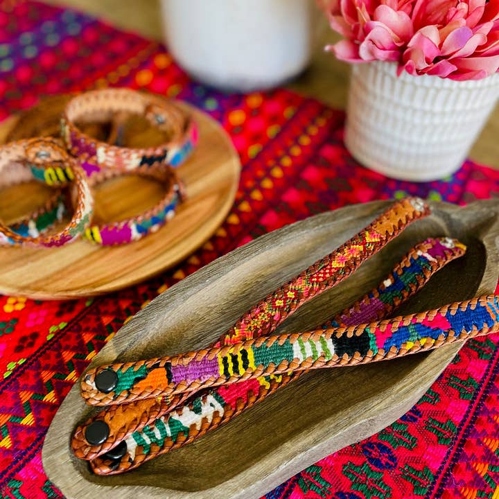 GUATEARTISAN - Vente Bracelet tissé/tressé - Bracelets Huipil en cuir guatémaltèque5