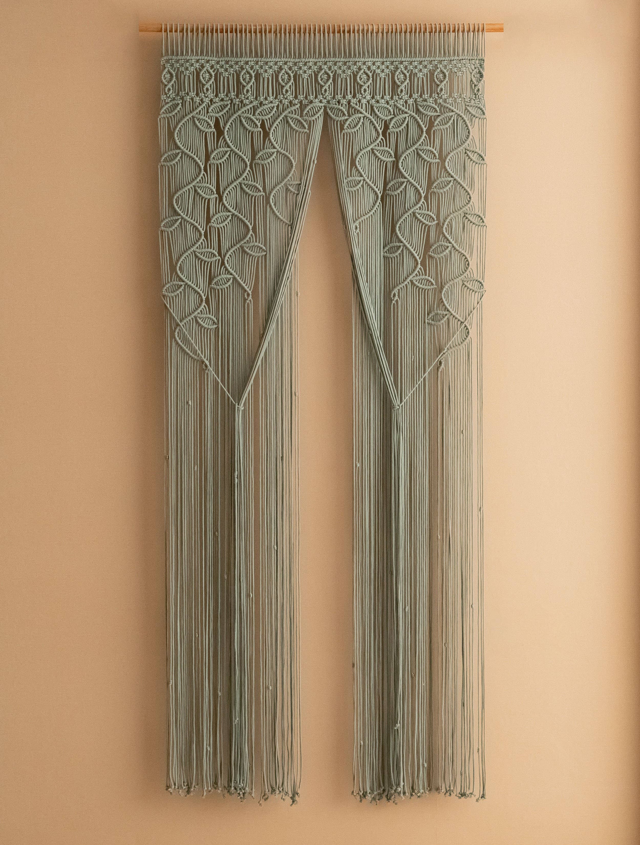 HeartCrafted – wholesale Curtain – Macrame Leaves Curtain C010