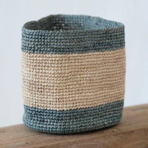 Mahala raffia planter for wholesale by Flowrette