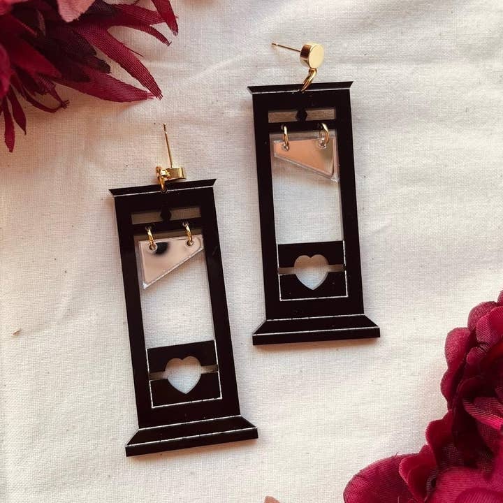 Studio Nena - Wholesale Dangle Earrings - Black-heart Guillotine0