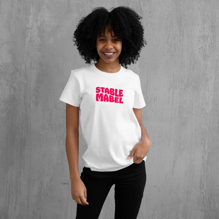 T-shirt Stable Mabel pour la vente par Fighty Pants.