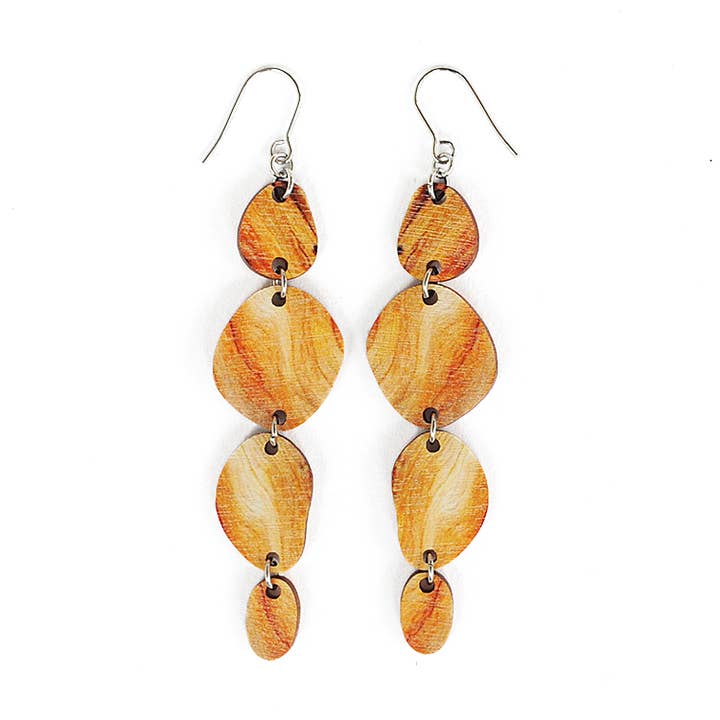 Boucles d’oreilles PATH durables en bois – Design finlandais pour la vente par MILANKA JEWELRY