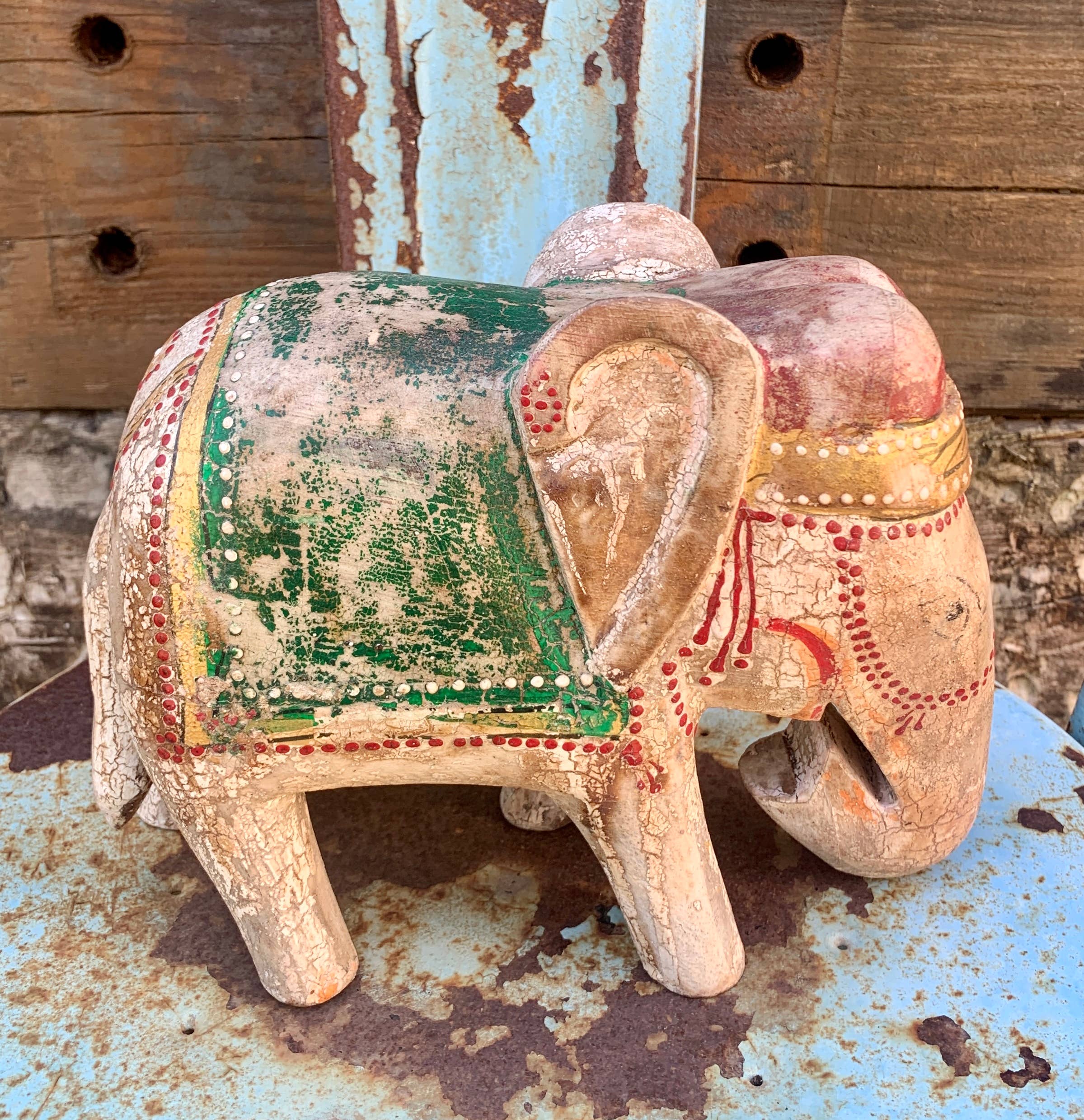 Paloma Black (Casa Natura Design, S.L.) - Venta al por mayor Escultura - Estatua de Elefante de Madera Tallada a Mano Intrincadamente1