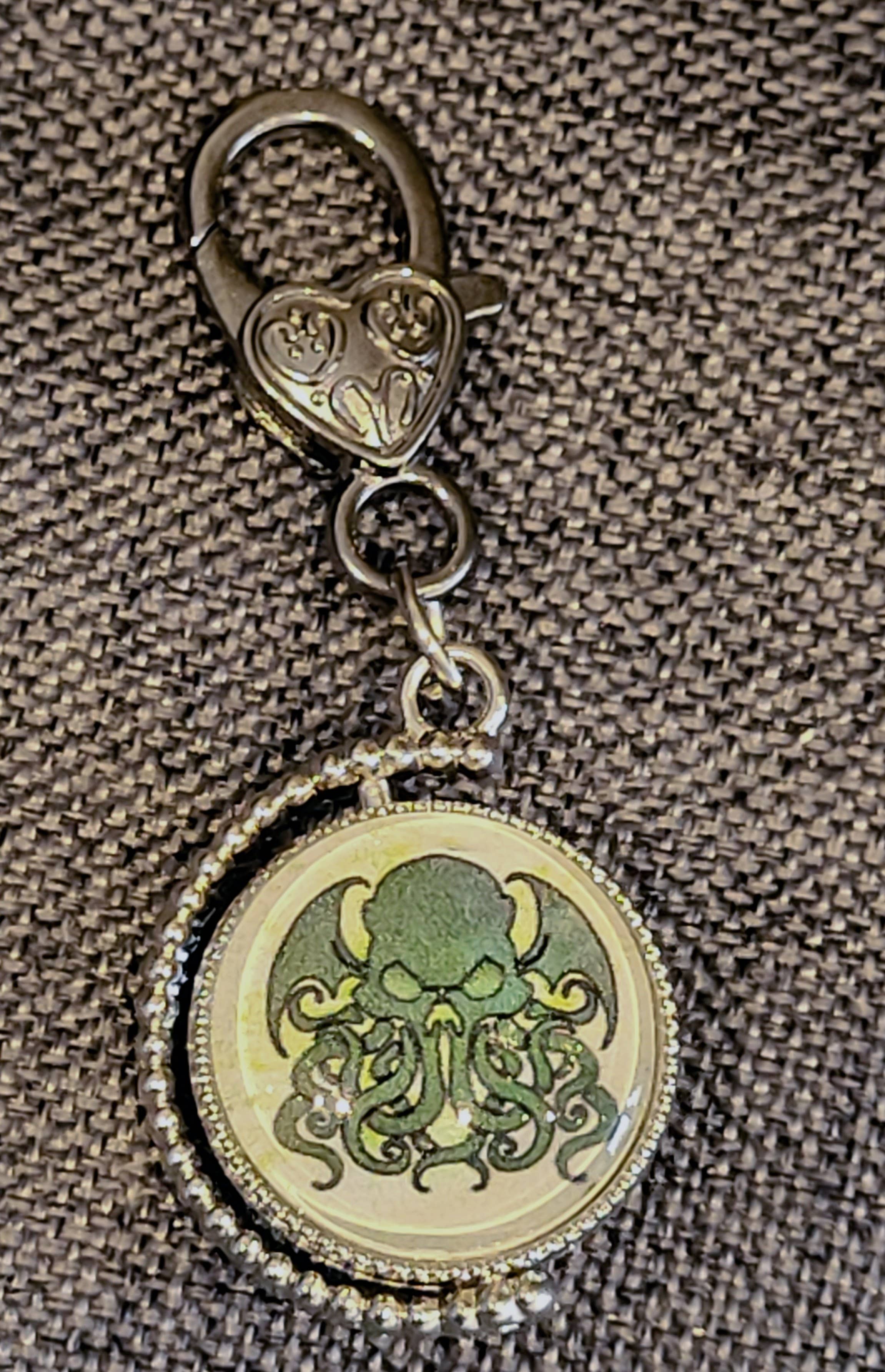 Con-Quest Crafts - Wholesale Sleutelhanger - Uniseks - Dungeons & Dragons Fidget Charms dubbelzijdige sleutelhanger2