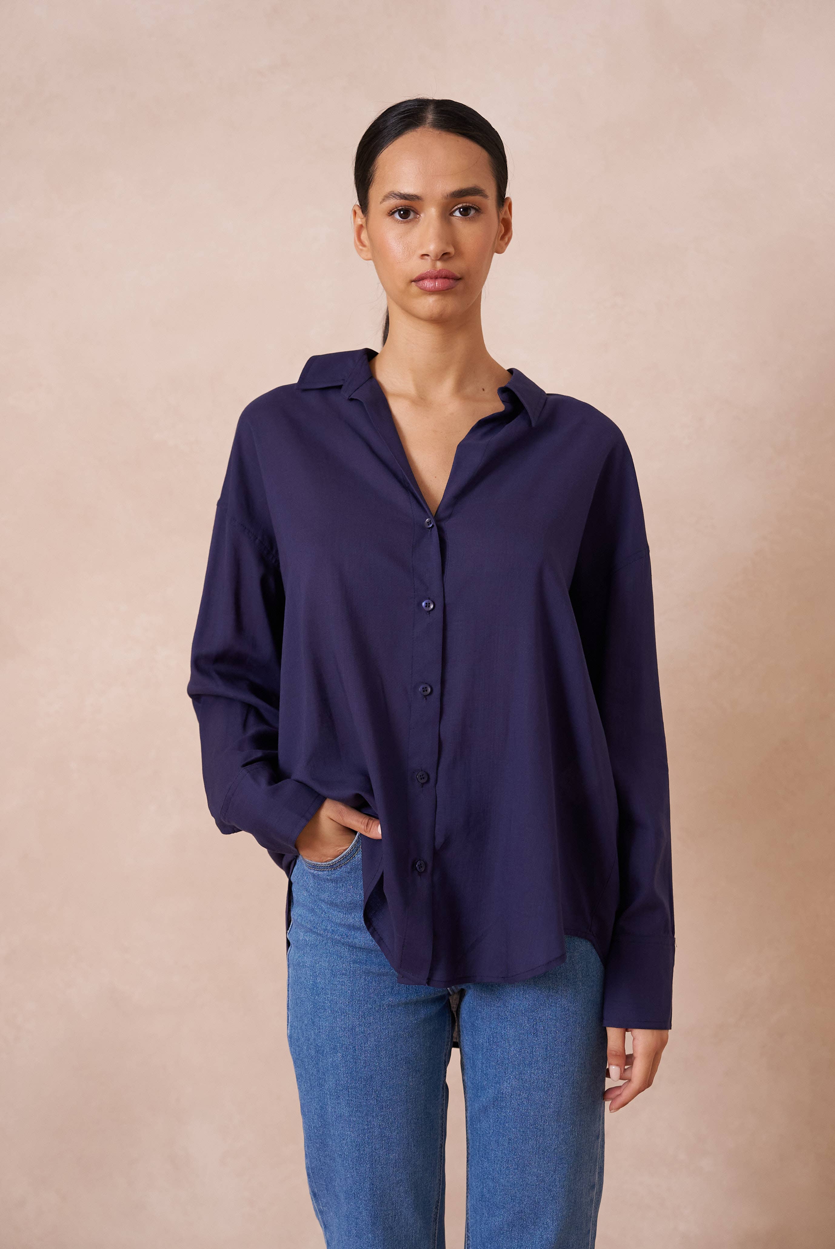 Attentif Paris - Vente Chemise à col boutonné – femme - Chemise unie avec col à revers avec du lin28