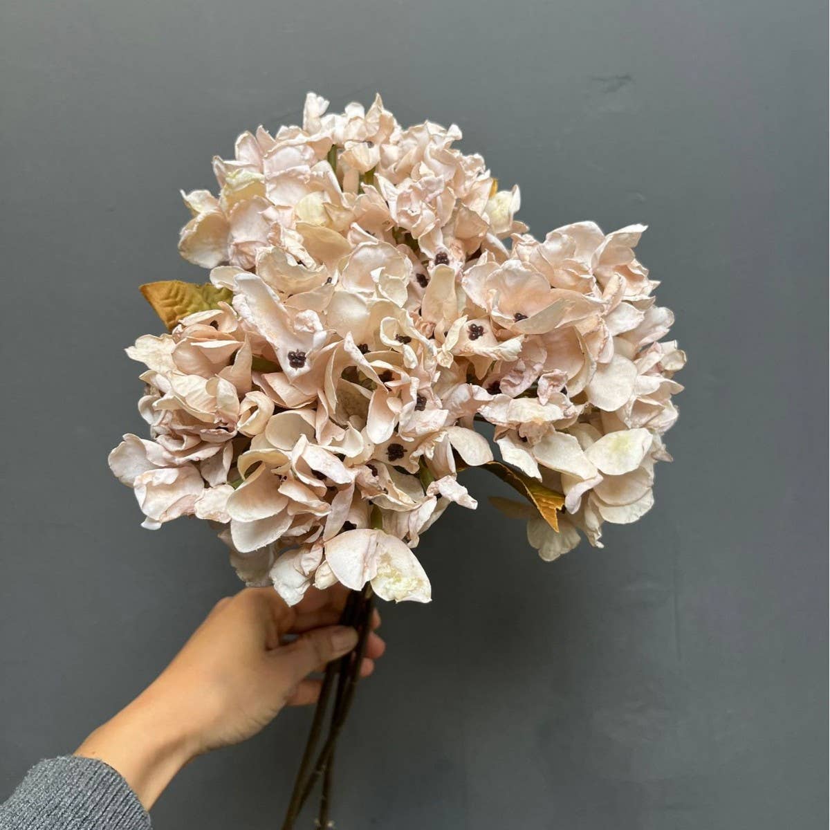 Sweet Home Deco - Wholesale Artificial Flowers - 17‘’T Faux Autunm Hydrangea Flower Bunchs, 3 Flowers/3 Stems0