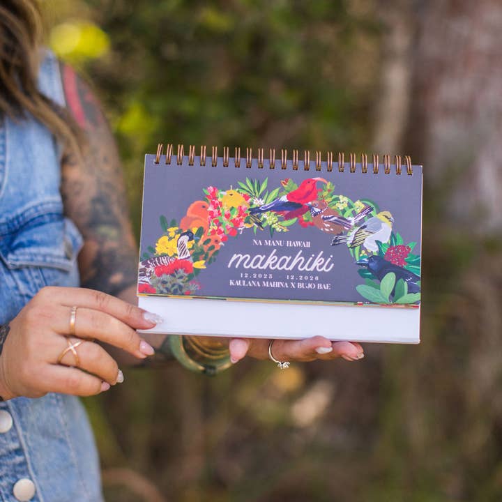 Calendrier de bureau Makahik 2026 : Bujo Bae x Kaulana Mahina pour la vente par Bujo Bae