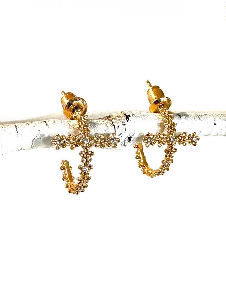 boucles d'oreilles créoles croisées florales-cvcrt-NOUVEAU pour la vente par CV Designs