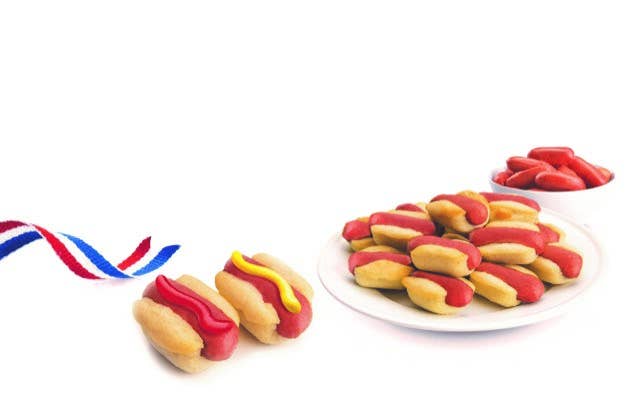 Mobi - Vente Moule pour chocolat - 12 mini bouchées de hot-dog, moule en silicone2