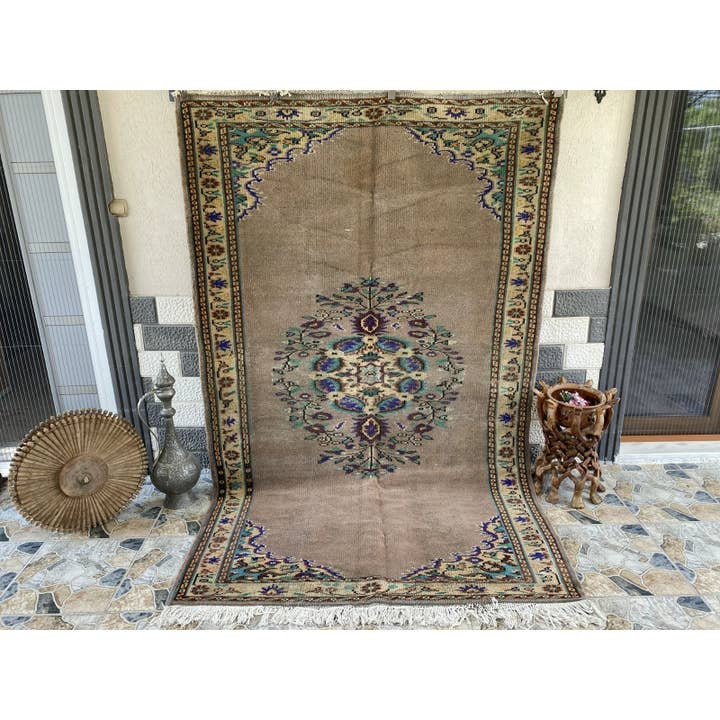 Vintage handgeknoopte wollen Turkse Anatolische boerderijkleed 5x8 voor wholesale door Oushak Rugs