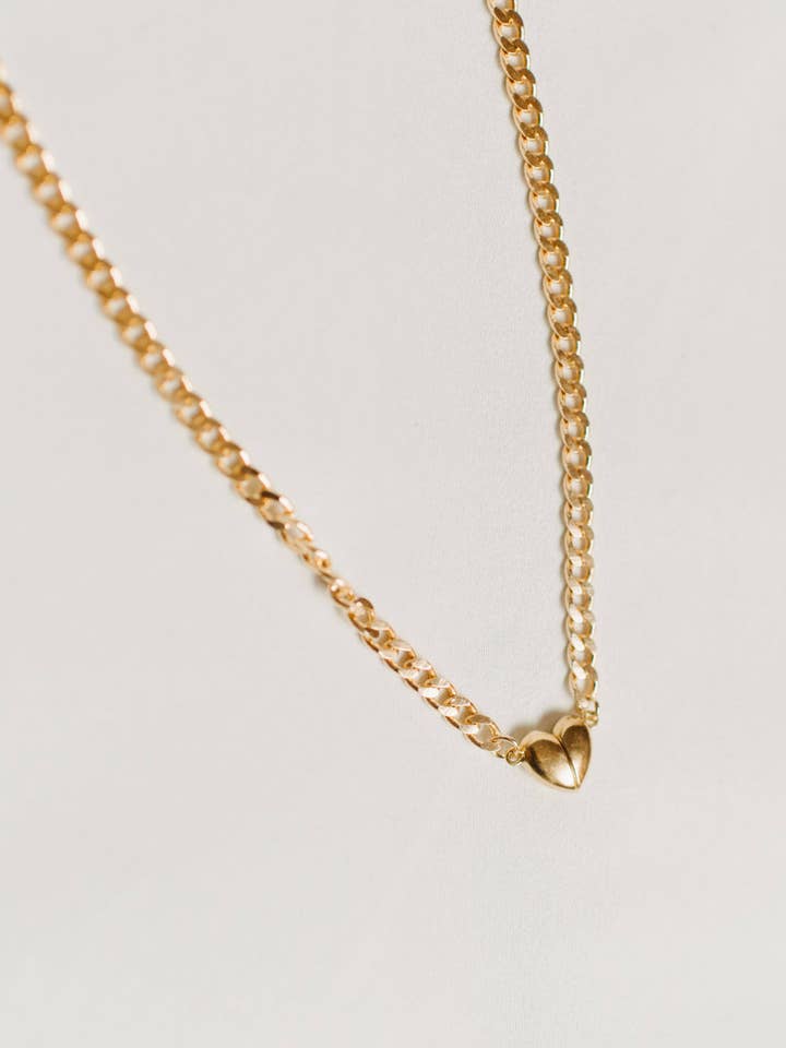 Gold Filled Magnetic Heart Pendant Necklace - Verona for wholesale by Océanne