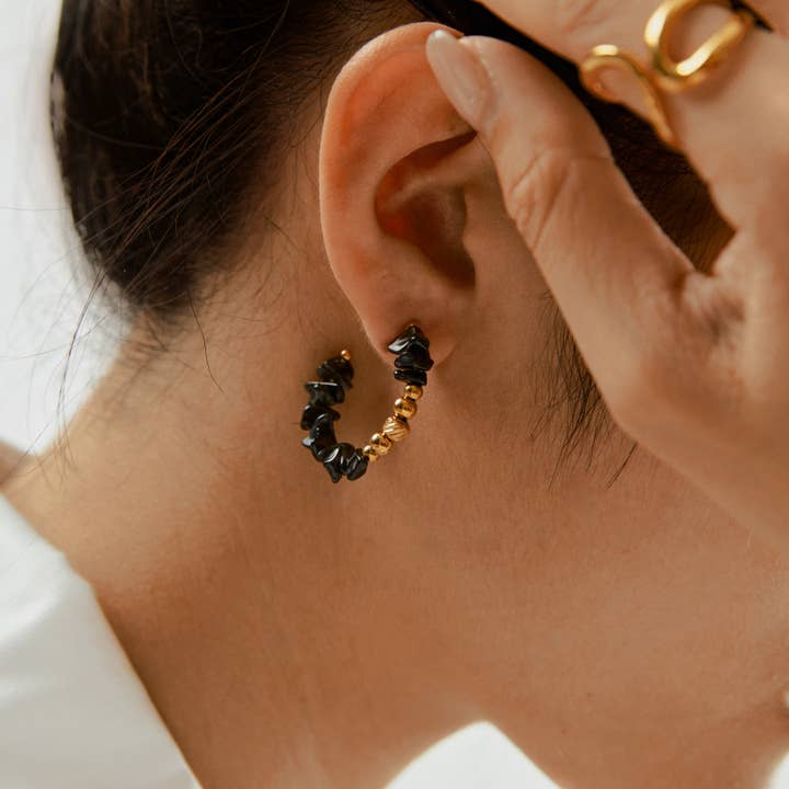 Lovelika - Wholesale Single Earring - Hoop earrings set with natural stones - Beatrix