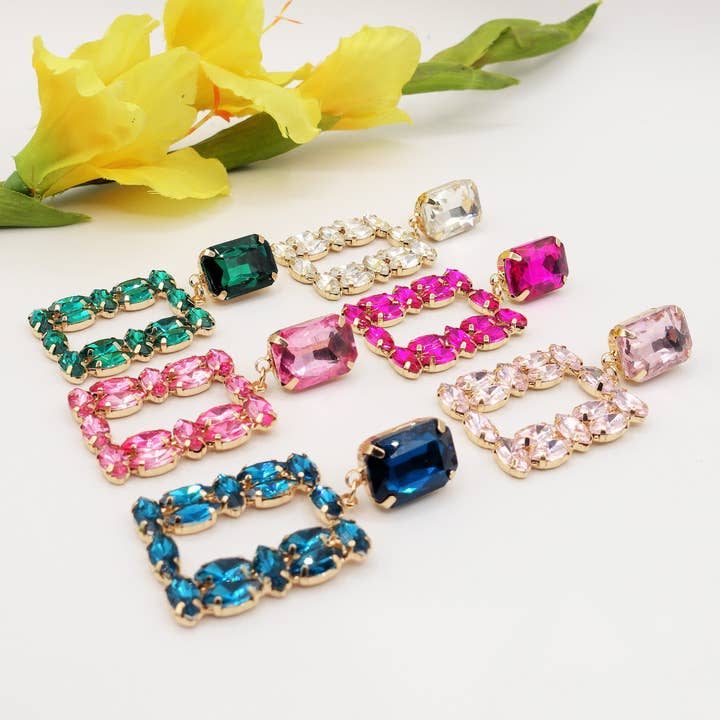 SANDY - Boucles d'oreilles pendantes avec pierres facettées pour la vente par Daemon srls