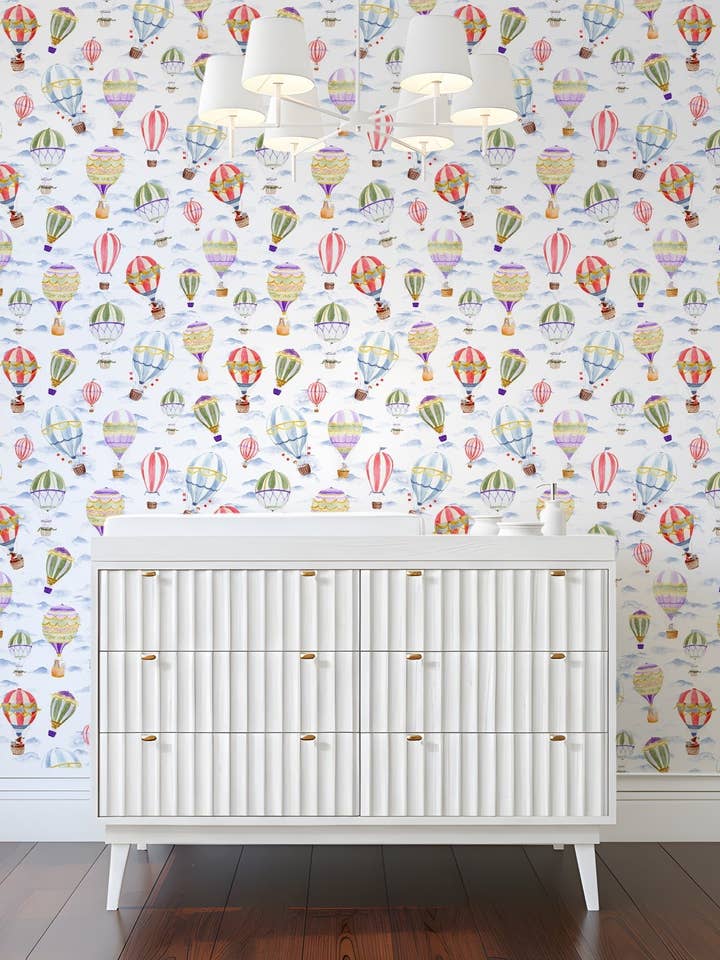 Omhoog Omhoog en Weg Behang in Wit voor wholesale door Timo & Violet