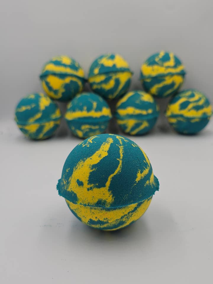 Egyptian amber bath bombs handmade for wholesale by Glamfizz