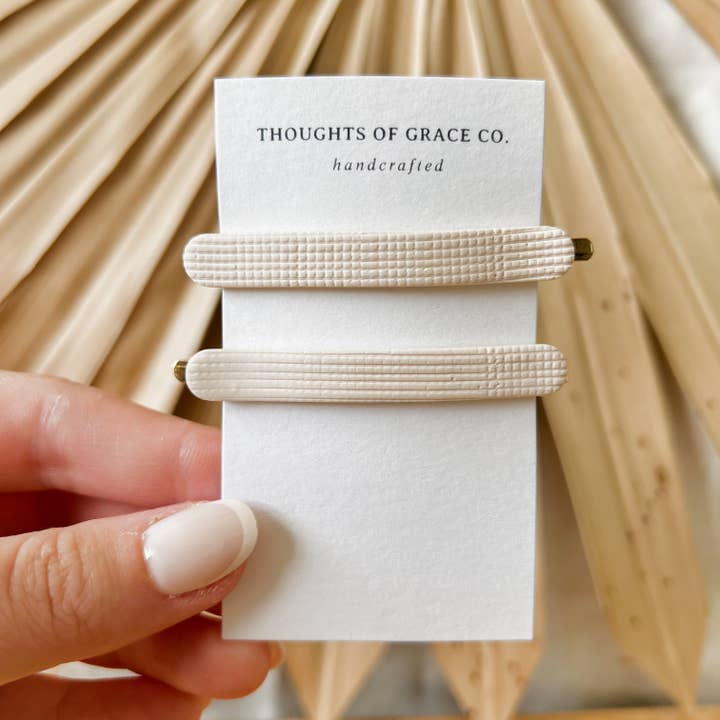 Fermagli Phoebe | Lino Crema per la vendita all'ingrosso da parte di Thoughts of Grace Co.