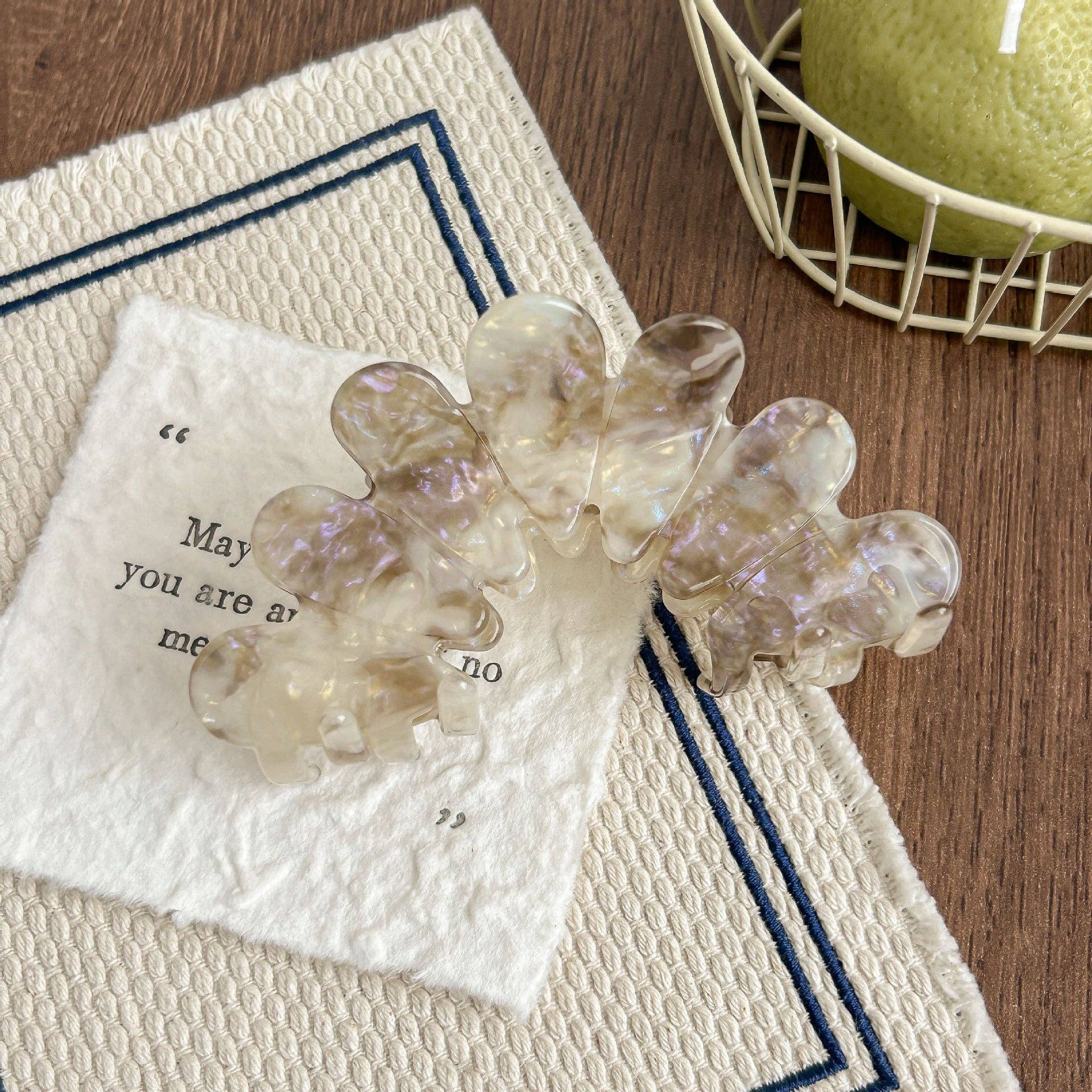 Dipped Shop - Wholesale Hair Clip - Women's - Elegant Geometric Acetate Hair Claw Clips DP25F9833