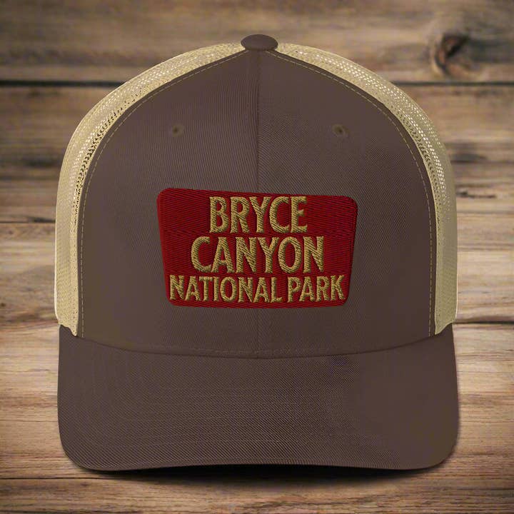 Broderad keps med Bryce Canyon National Park-skylt för wholesale av Parks Apparel