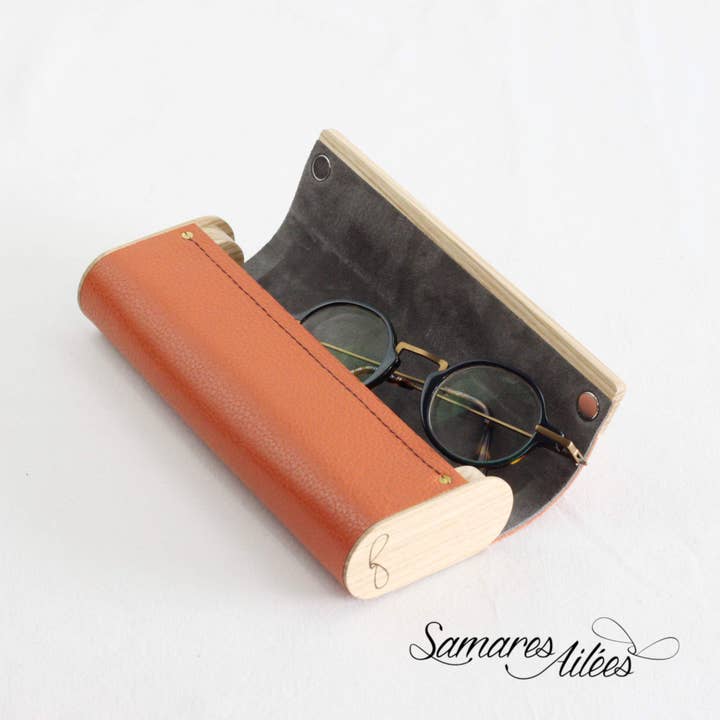 Samares Ailées - Wholesale Eyewear Cases & Holders - Unisex - “Marie” Wood and Leather Eyeglass Case5