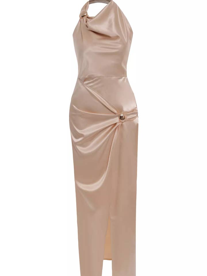 Robe longue sans manches en satin avec détails de boucle pour la vente par Noece