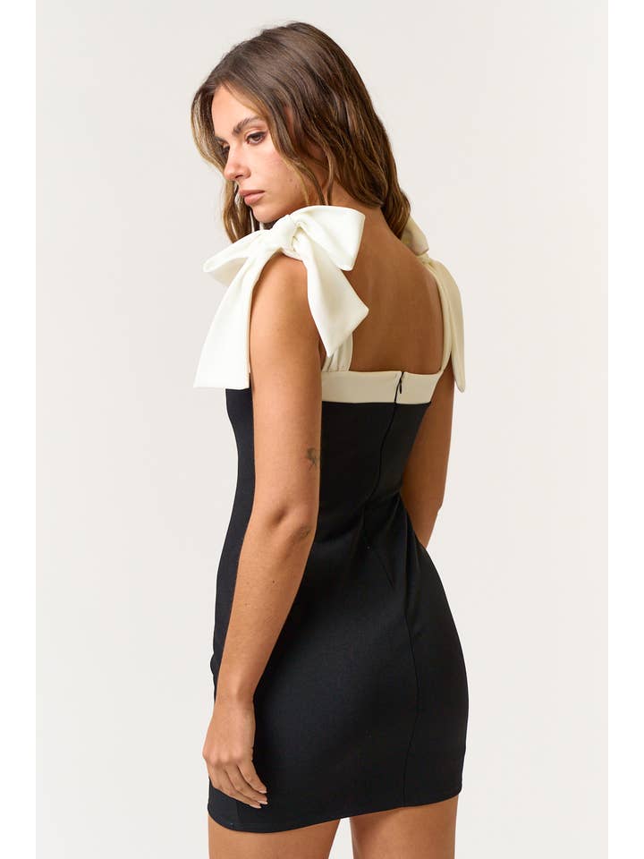 Blue Blush - Wholesale Dress - Women's - BD24702 CONTRAST BOW TIE MINI BODYCON DRESS