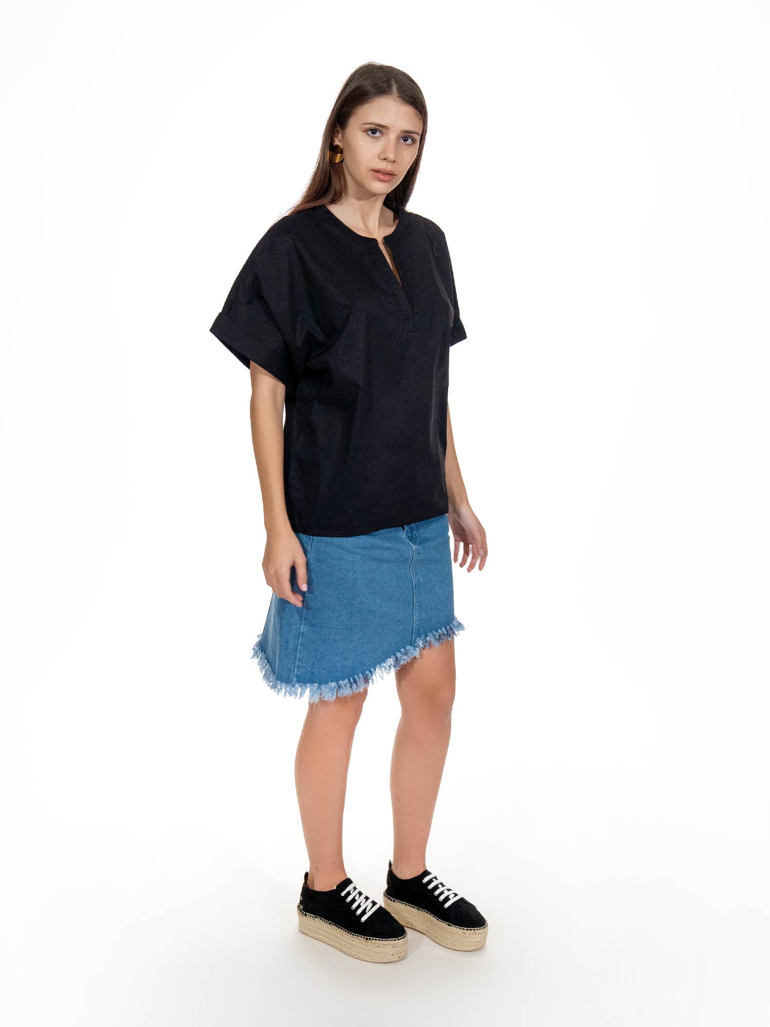 SOHUMAN - Wholesale Blouse - Women's - Blas Black V-Neck Blouse1