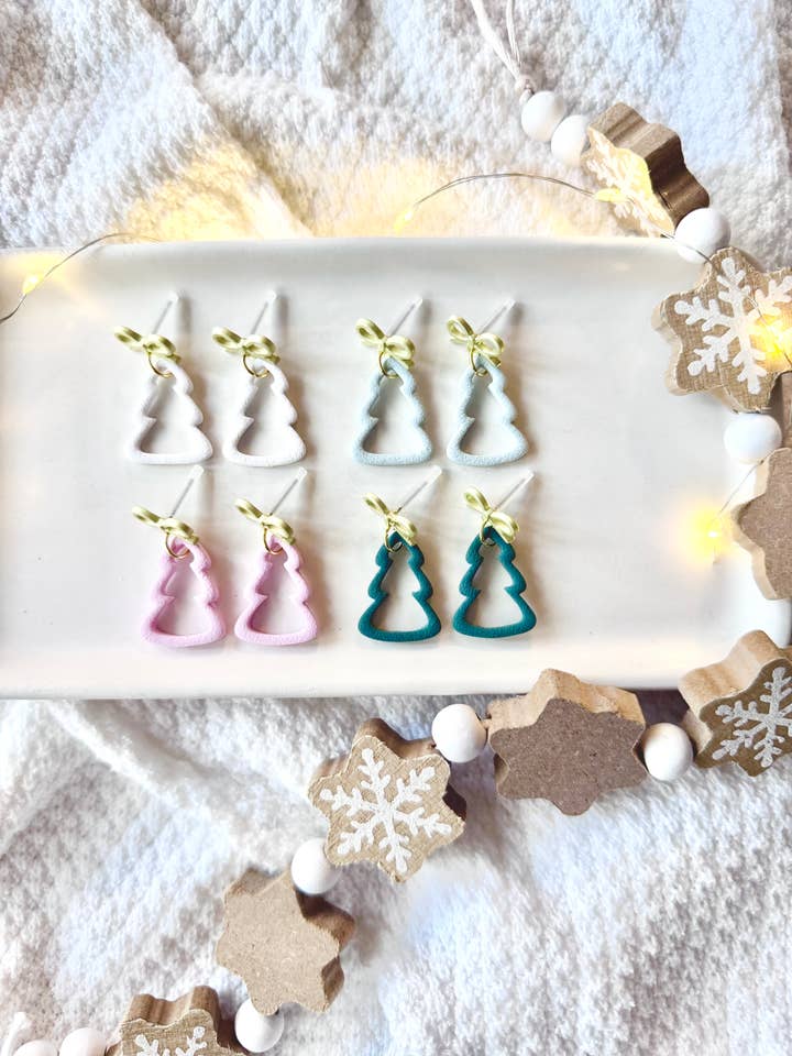 Fensterbaum-Ohrringe, Weihnachts-Ohrringe, Winter-Ohrringe für den Großhandel von SeizeTheClayJewelry