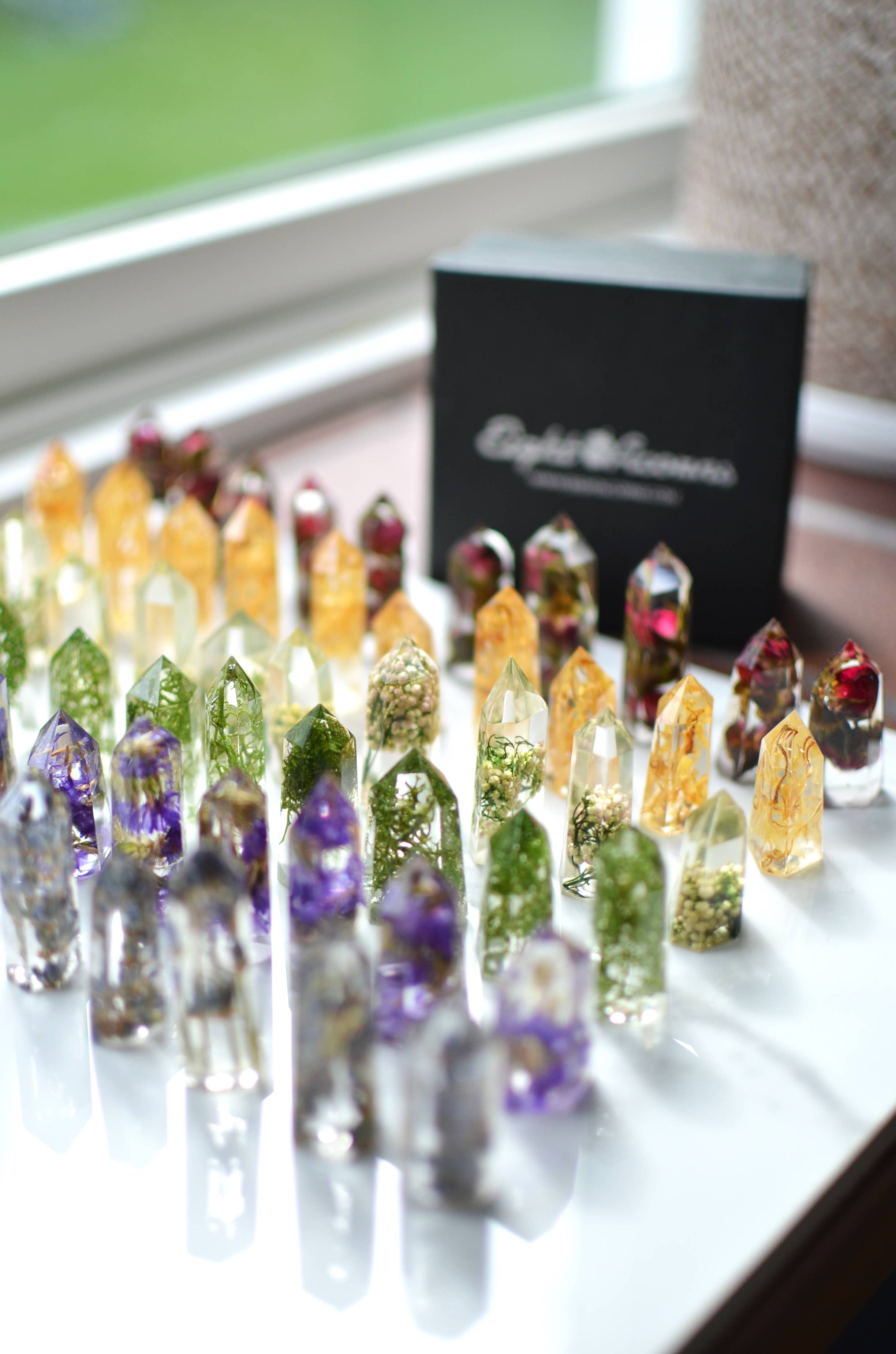 Eight Acorns Floral Preservation - Wholesale Decorative Tabletop Object - Mini floral crystal tower obelisk - desk décor9