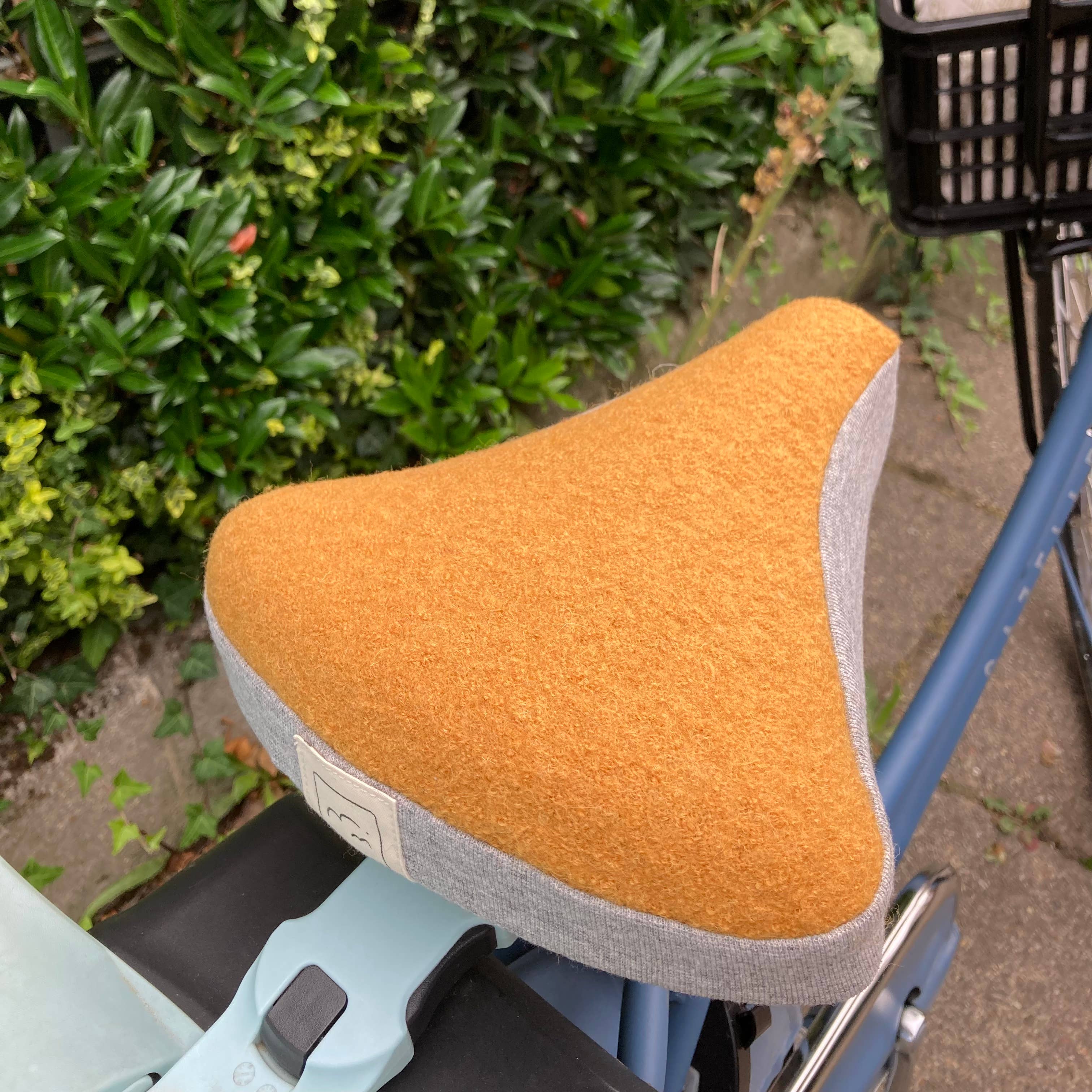 MAMUMI - Wholesale Biking Accessories - virgin wool saddle cover1