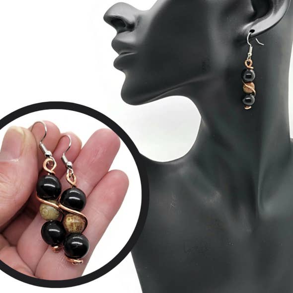 Oorbellen van zwarte agaat, howliet en speksteen voor wholesale door Bella Ornamenti