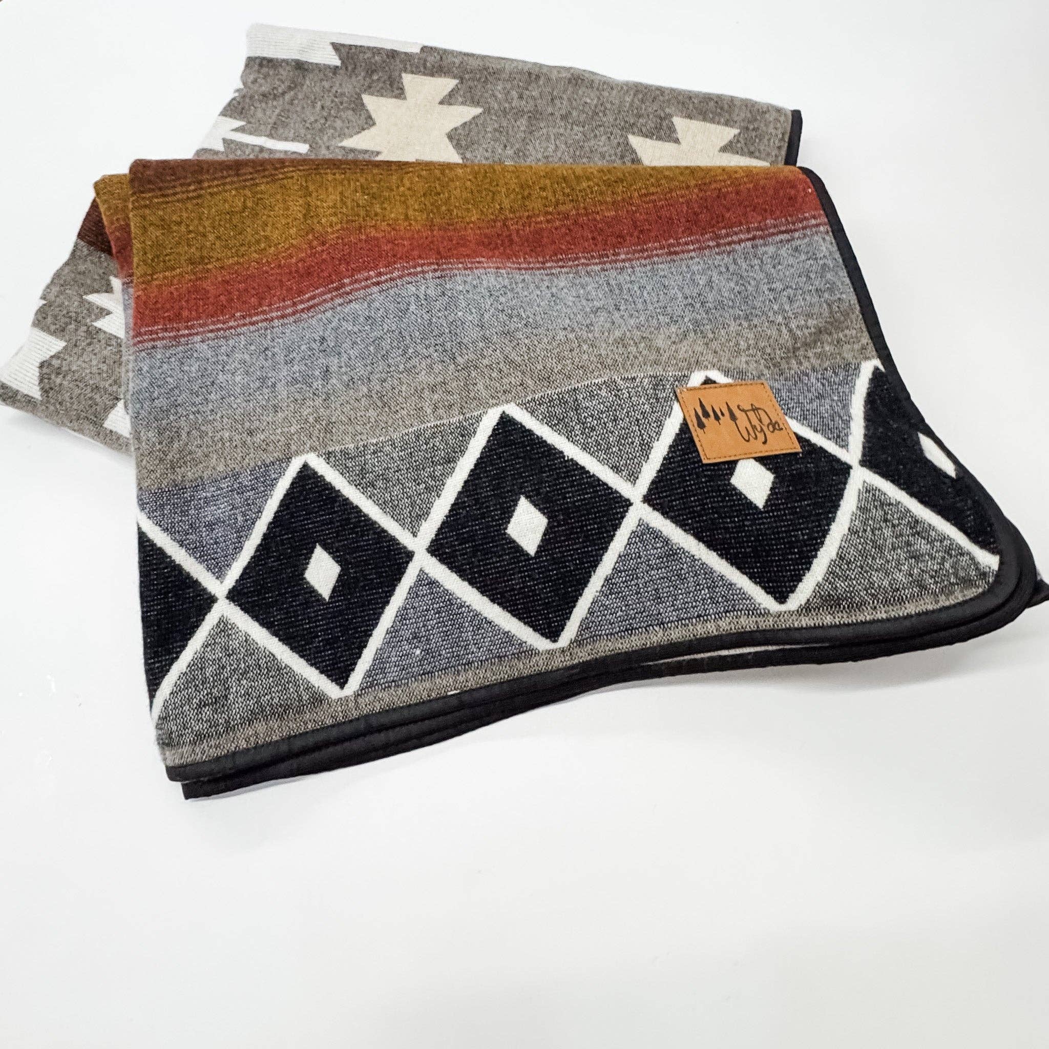 Wylde Brigade – Großhandel Überwurfdecke – Cotacachi Azteken Wende-Decke3