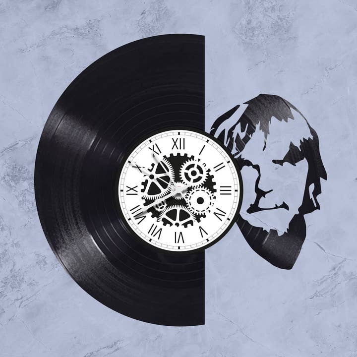 Handgemaakte wandklok van 33 toeren vinyl met Renaud-thema voor wholesale door L'atelier d'Ombeline