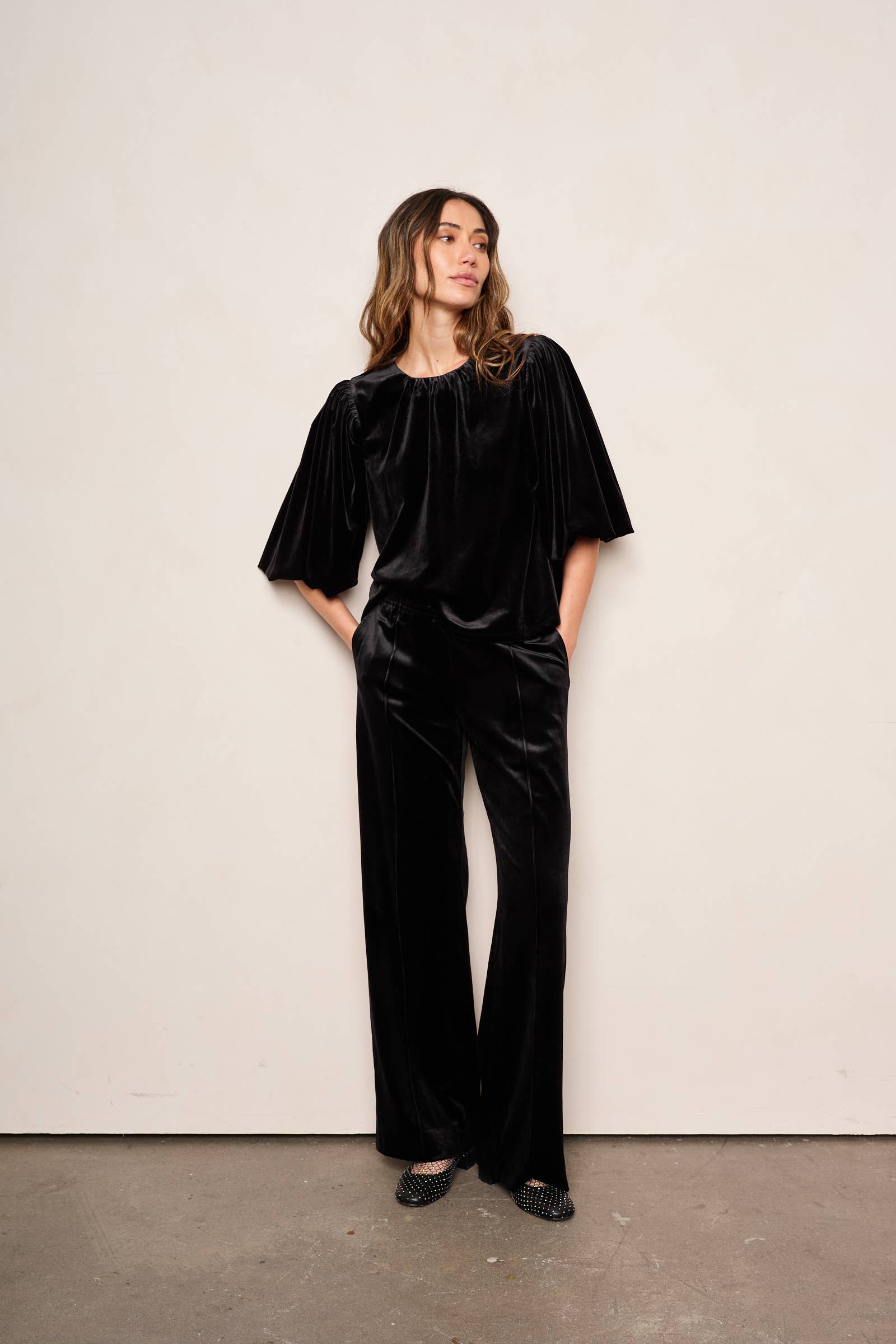 Svart JIN BYXA för wholesale på Faire2