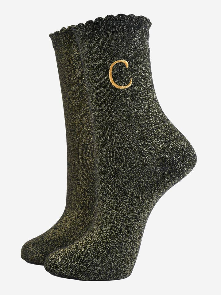 Meias Glitter Femininas - Preto/Dourado, Inicial “C” por atacado de Sock Talk