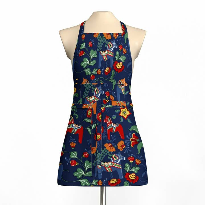 Tablier bleu foncé Leksand avec poche pour la vente par Arvidssons Textil