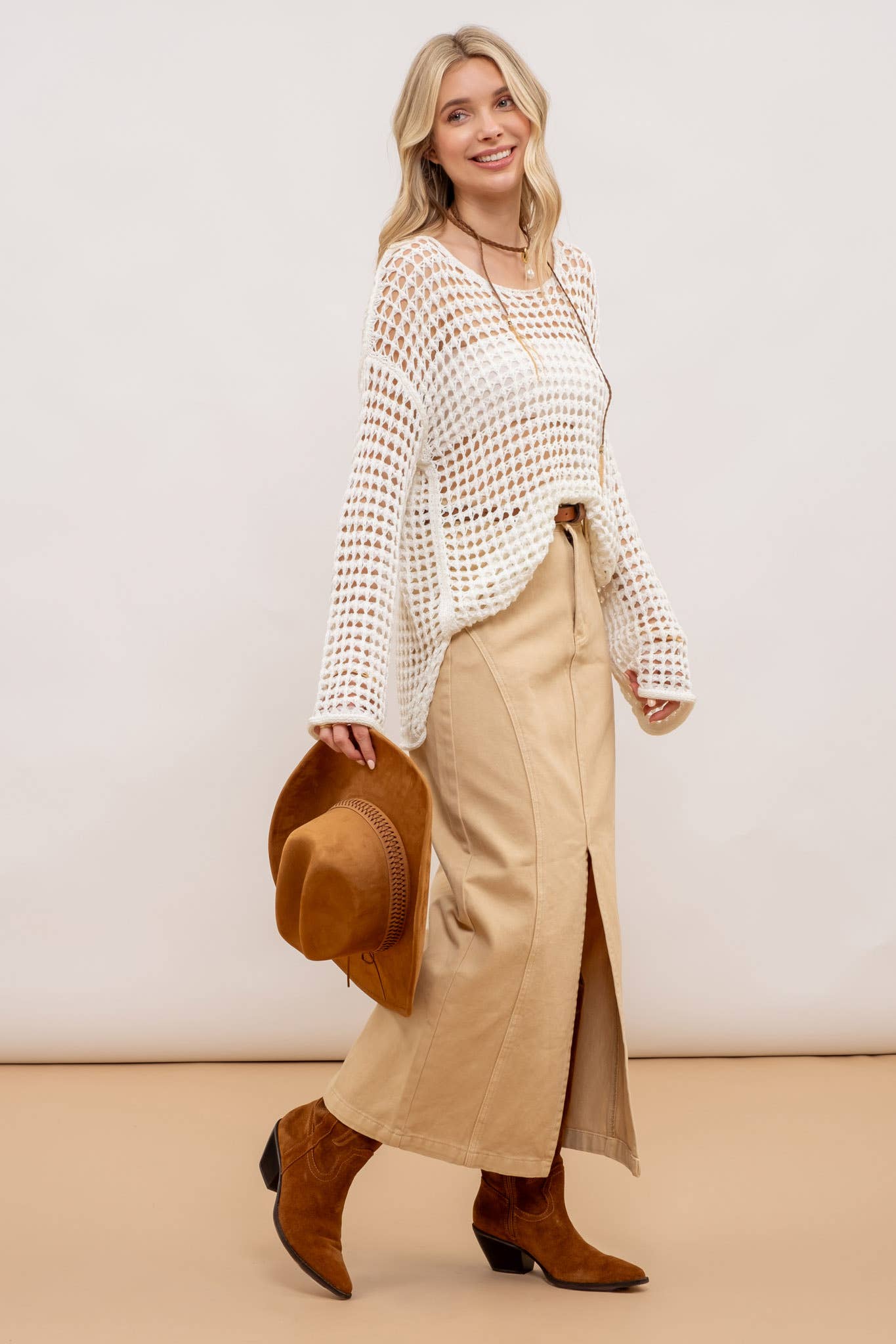 SAND PANELERET MIDI NEDERDEL MED DELT KANT for engroshandel på Faire2