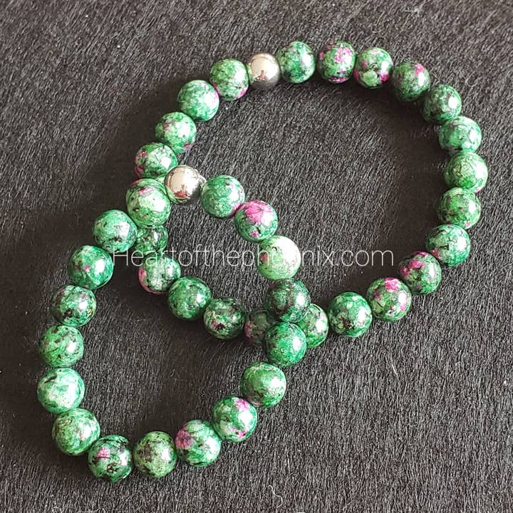 Bracelet Ruby Zoisite adulte/enfant ou tailles personnalisées pour la vente par Heart of The Phoenix
