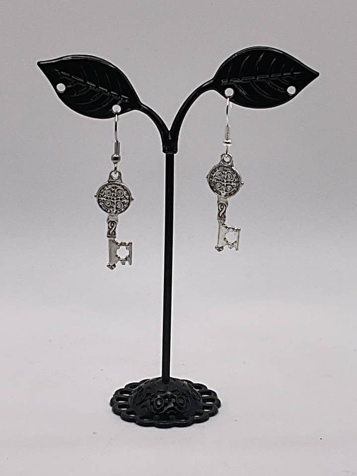 Key Ohrringe für den Großhandel von S and E Hobbies and Collectables