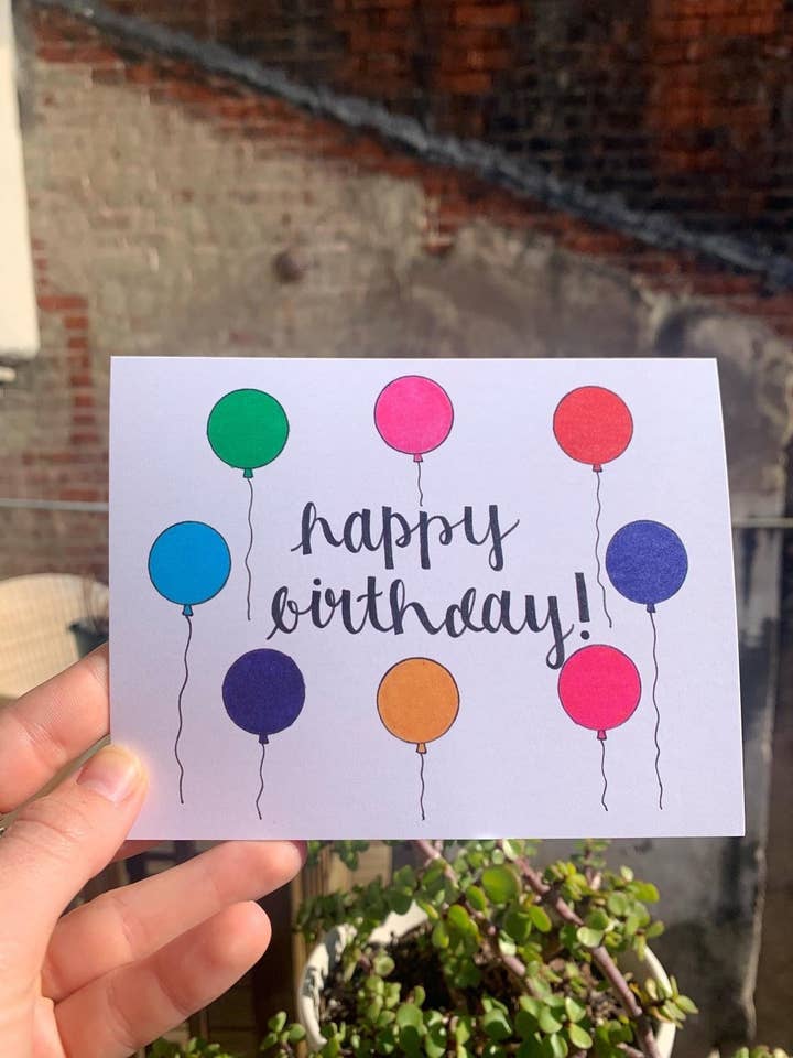 Carte de voeux joyeux anniversaire ballon (intérieur vierge) pour la vente par ArtByAlicia