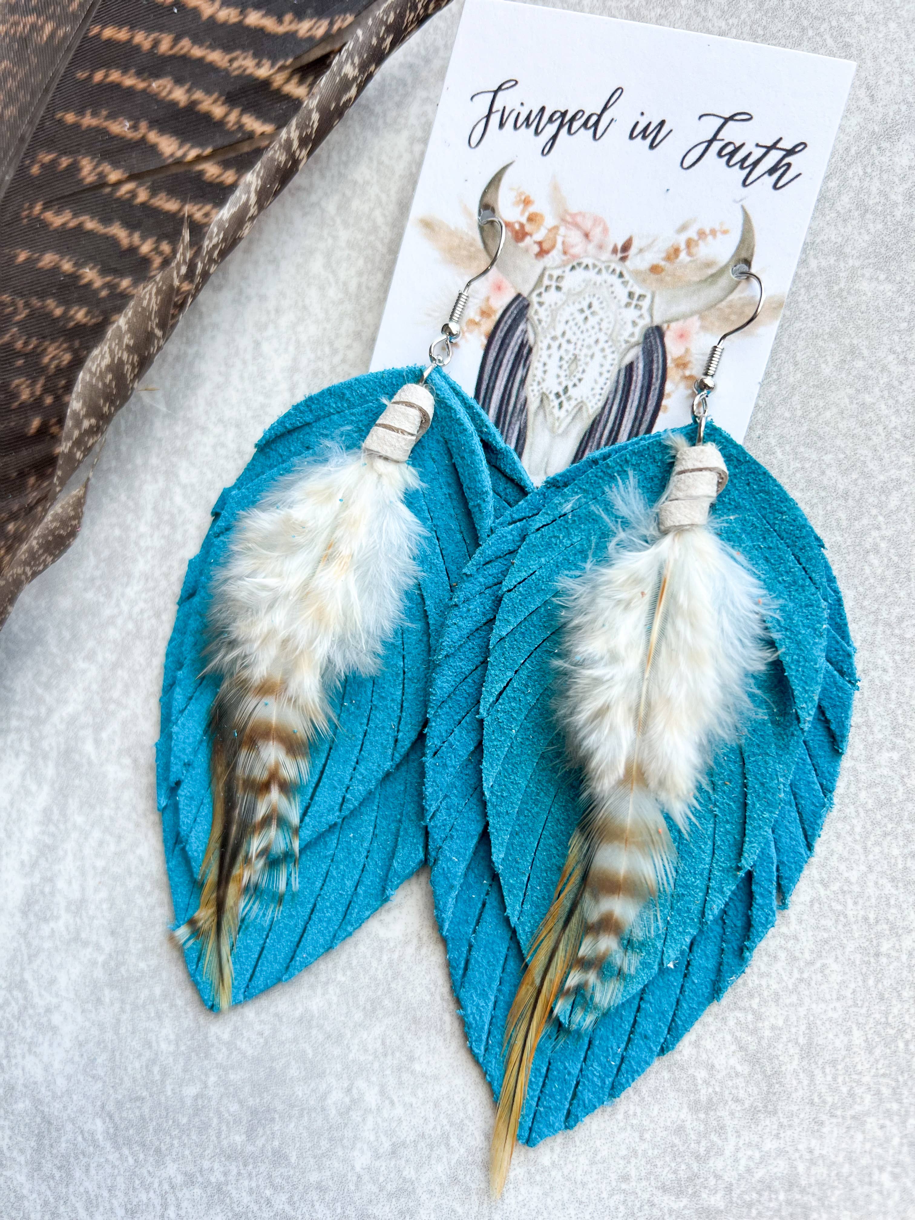 Fringed In Faith - Vente Boucles d'oreilles pendantes - Boucles d'oreilles Ronan à franges et plumes | Turquoise2