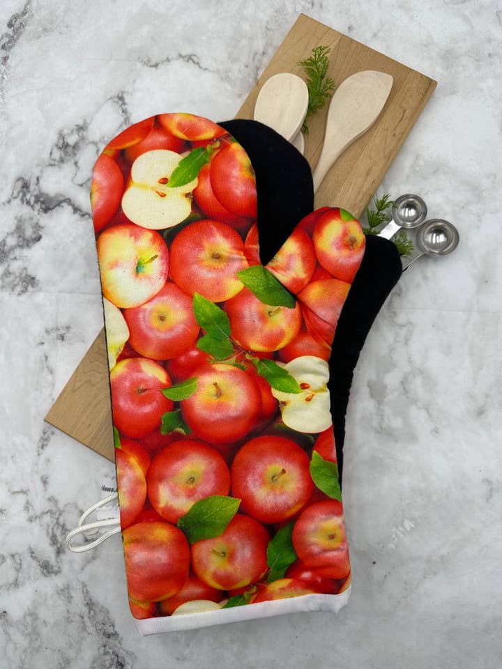 Oven Mitts Apples. One PAIR of oven mitts. for wholesale by MS Creations