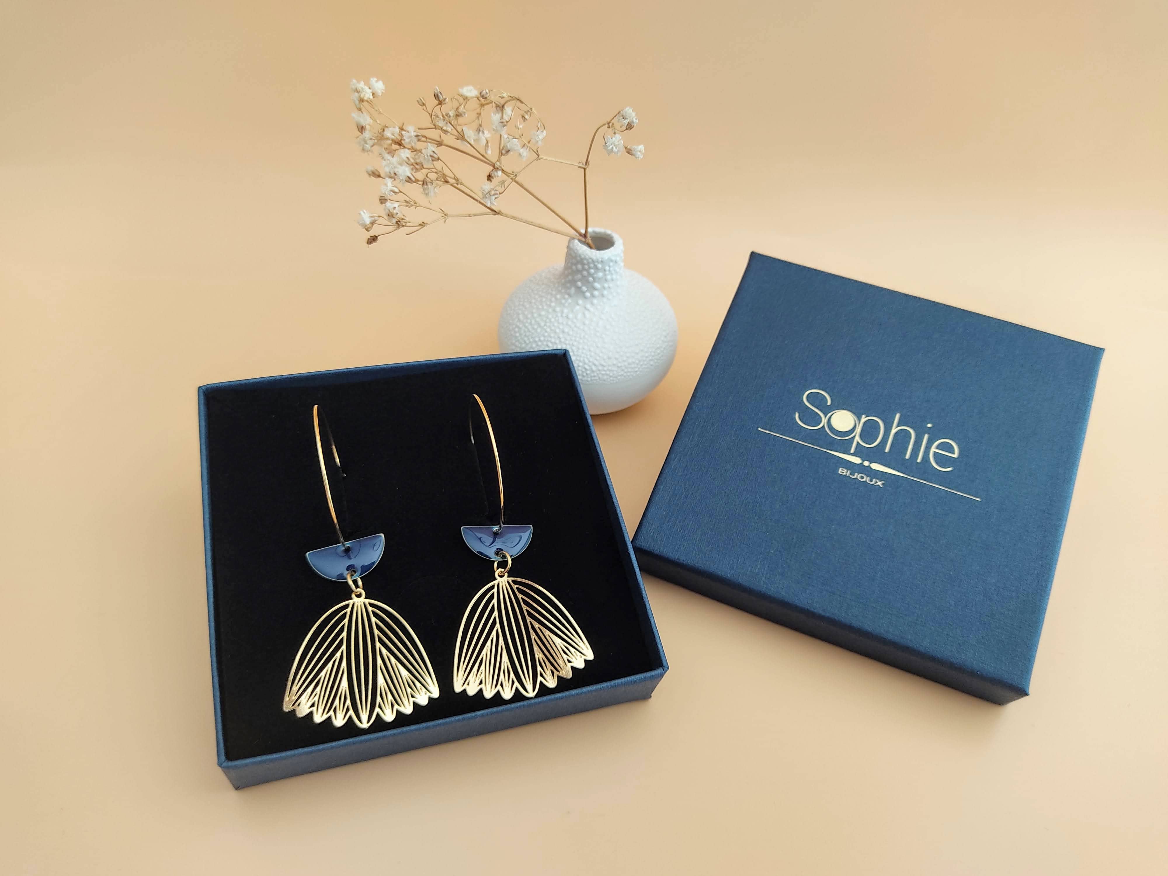 Sophie Bijoux - Vente Boucles d'oreilles pendantes - Boucles d'oreilles créoles demi lune marine La Malicieuse1