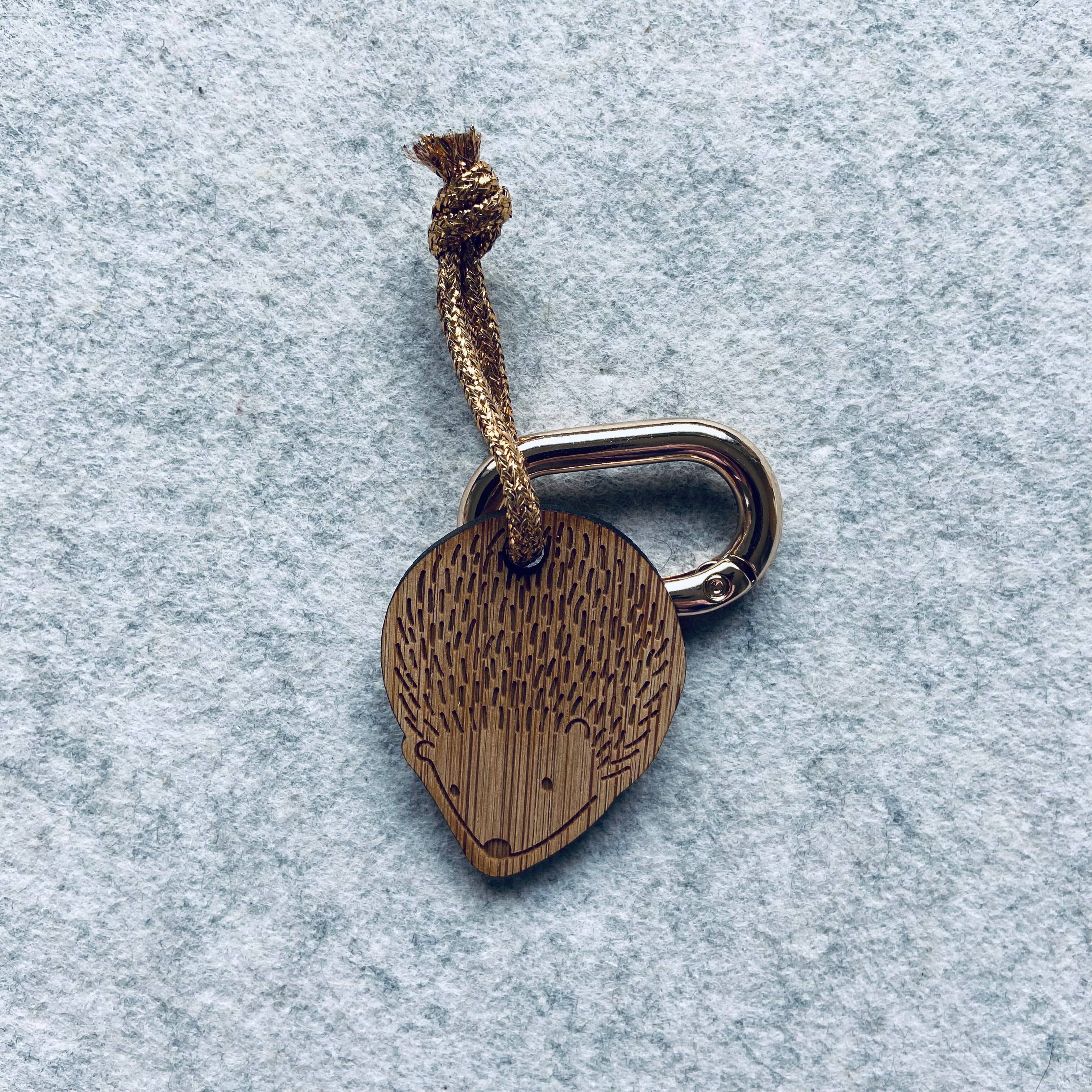 Les Petites Hirondelles - Wholesale Keychain - Unisex - Wooden keychain - Hedgehog0