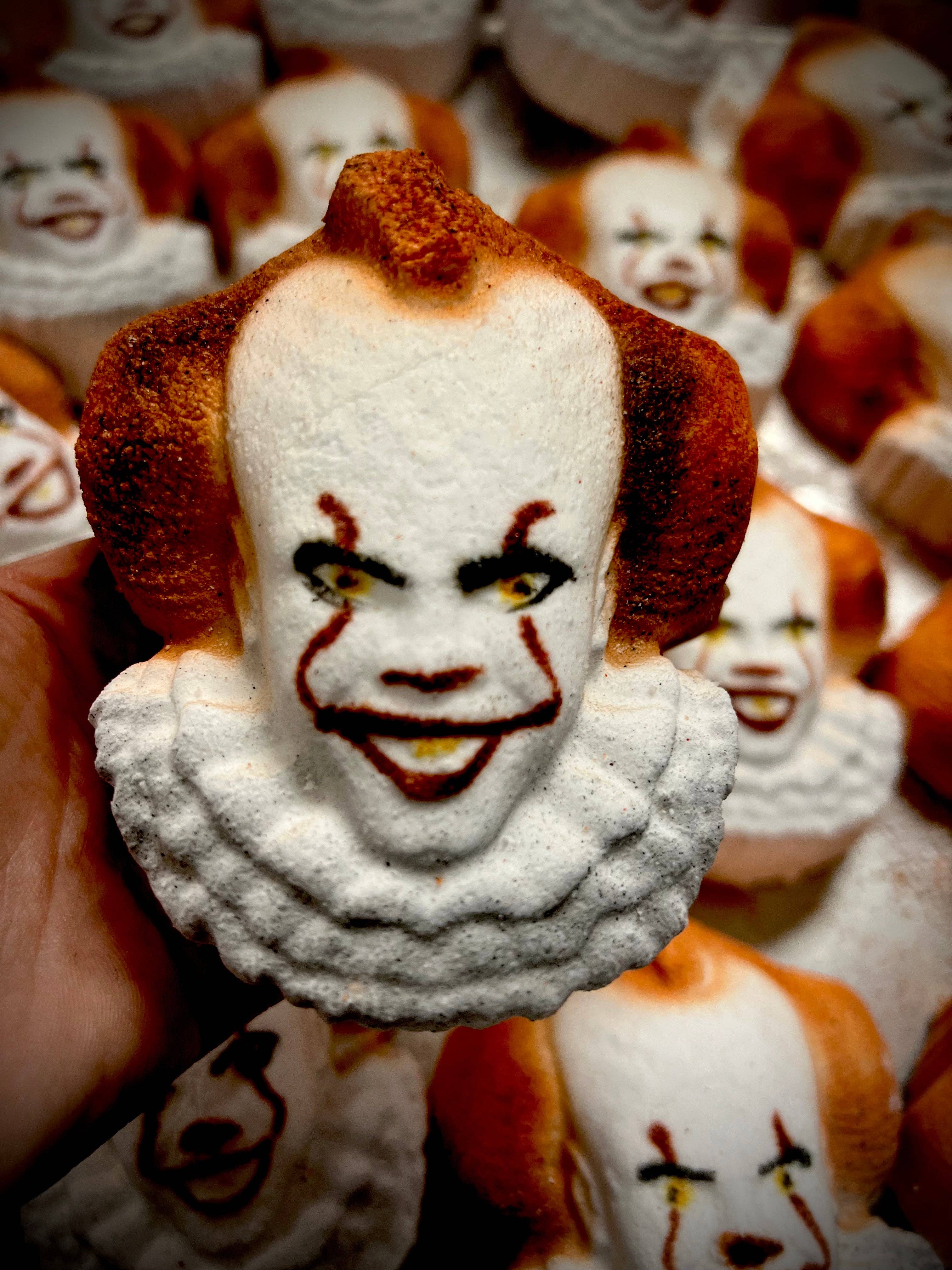 Man on the Moon Mystics - Wholesale Bath Bomb/Fizz - The Dancing Clown Bath Bomb1