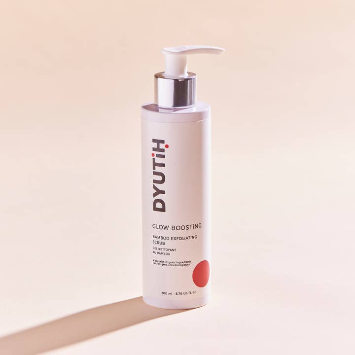 Exfoliant au bambou DYUTIH Organics GLOW BOOSTING (6,75 fl. oz) pour la vente par DYUTIH Organics