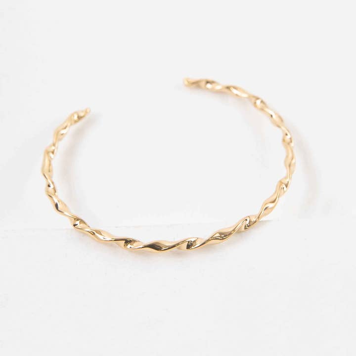 Lovoda - Wholesale Cuff Bracelet - Gold Twisted Cuff2