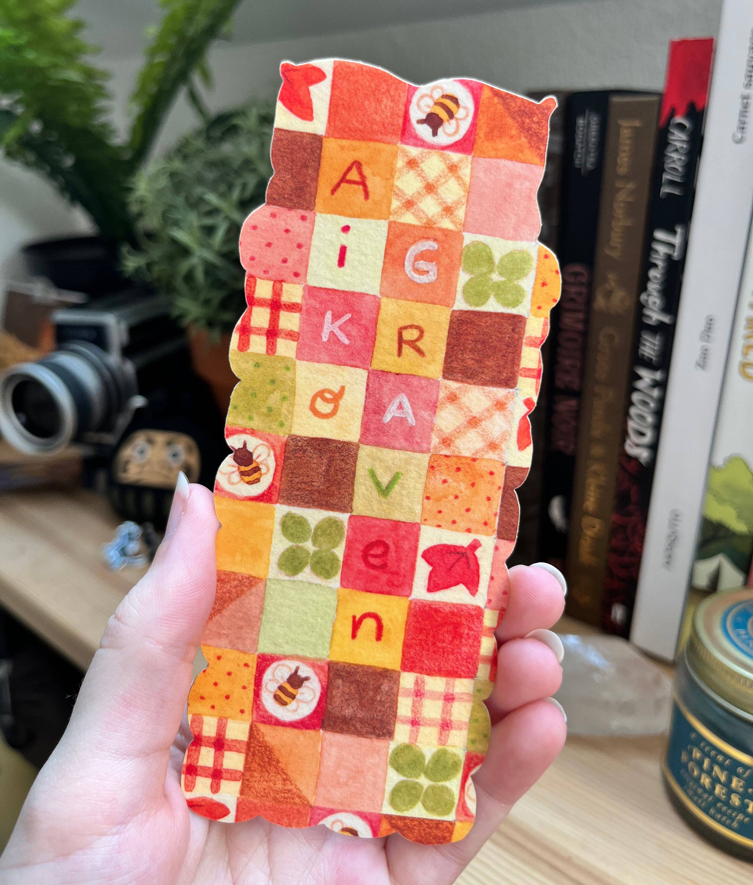 Aiko Graven - Wholesale Bookmark - Sleepy bear | Die cut Bookmark1